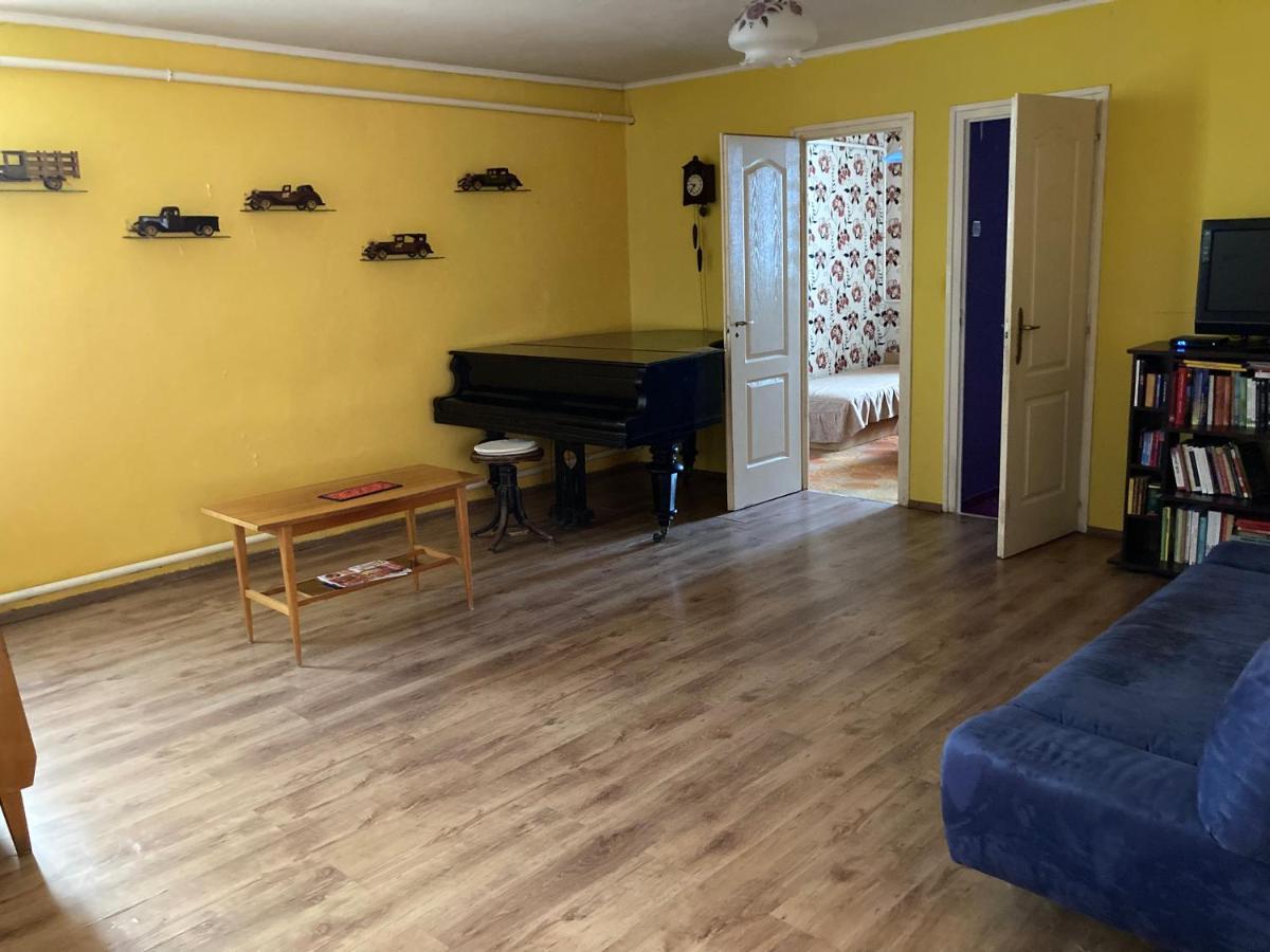 Leander Vendégház Gyöngyös Exterior foto